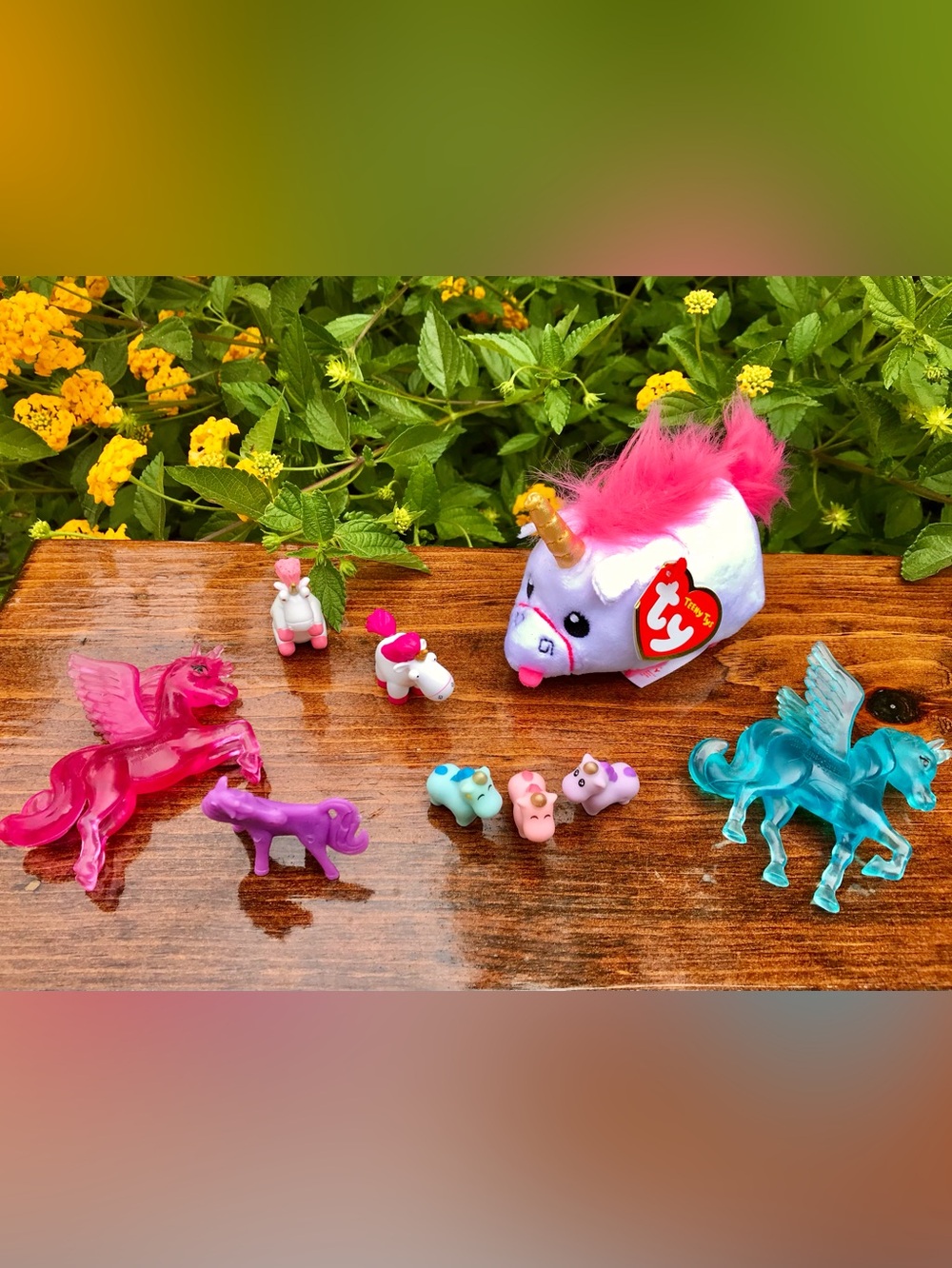 FLUFFY Unicorn Lot Despicable Me Teeny TY Rando Plastic Unicorn Toy Bundle